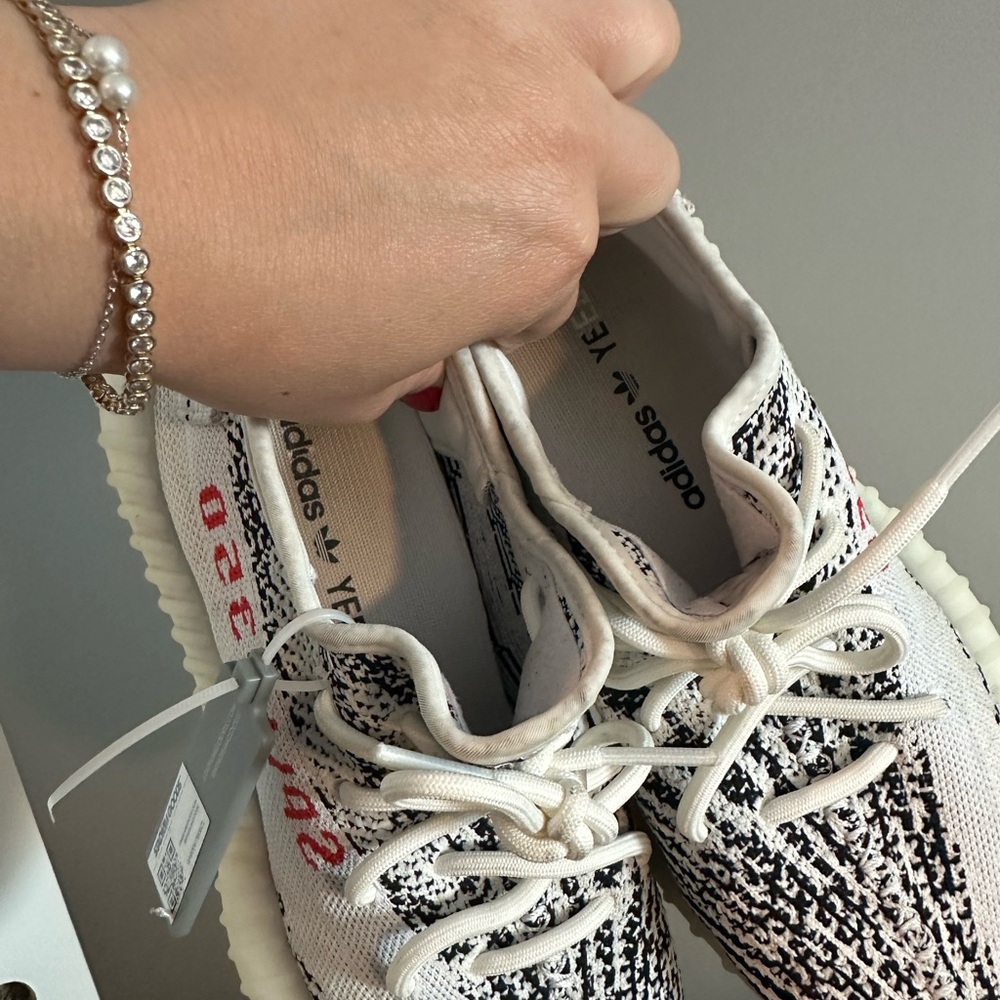 Adidas Yeezy Boost 350 V2 Zebra - Picture 3 of 5